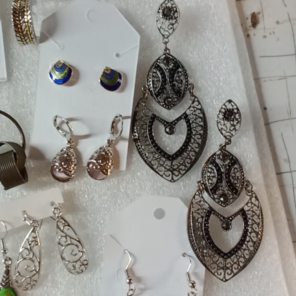 30 Pairs Earrings #A434 - Picture 7 of 10